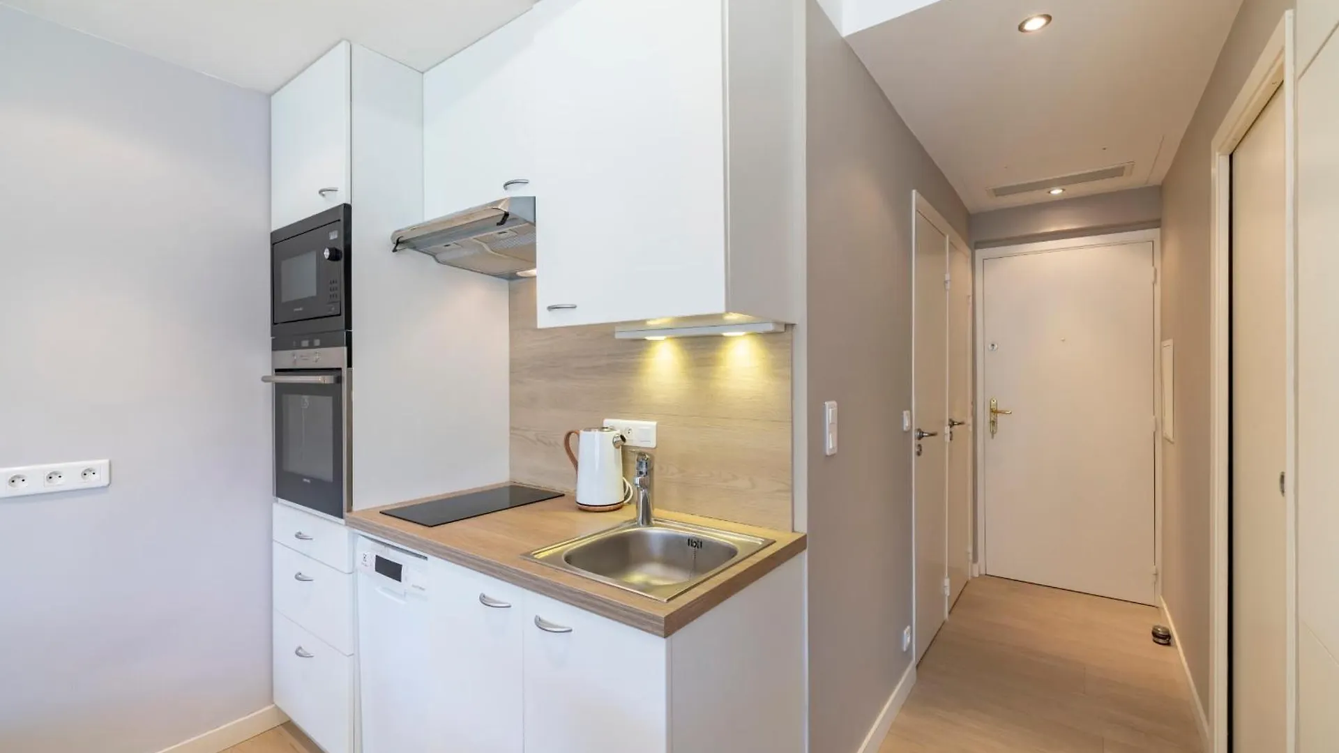 Апартаменты Brand New One Bedroom 2Min Walk To Carlton Hotel Канны